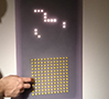 こちらもDan Adlešičによる『Light Keyboard lamps』。下の黄色いボタンを押すと上のLEDライトがつくランプ。気分に合わせて自由なパターンを作ることができる。