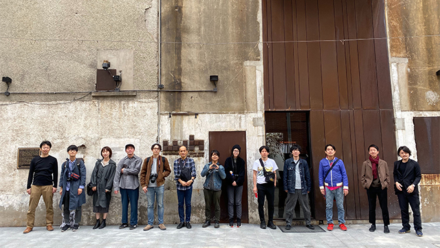 キャプション：再生建築研究所の上海視察での集合写真。