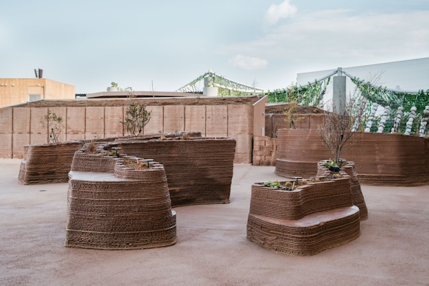 全景。奥がトイレ、手間が休憩施設 ©大竹央祐